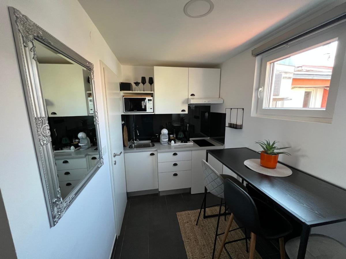 Center City Apartment Zagreb Buitenkant foto